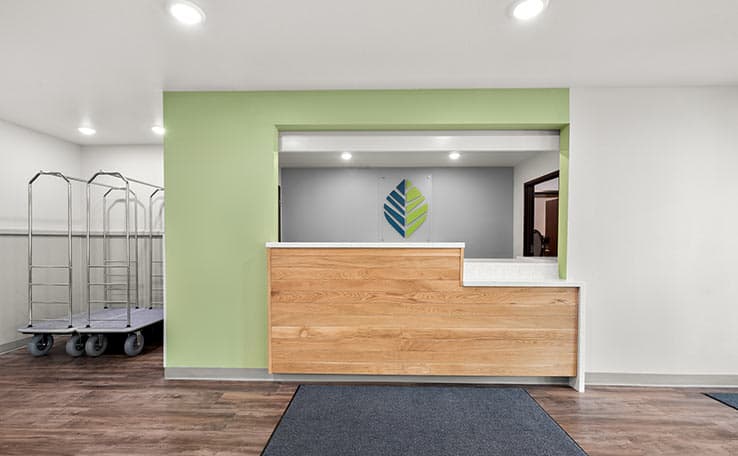 WoodSpring Suites Huntsville - Research Park photo 2 of 18