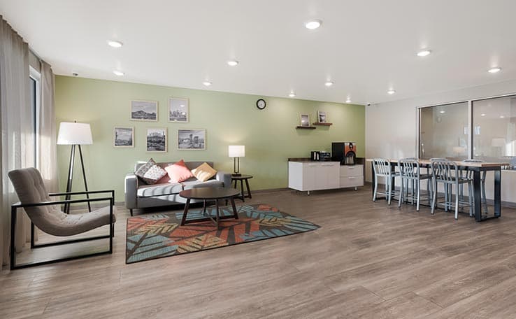 WoodSpring Suites Phoenix-Deer Valley photo 3 of 18