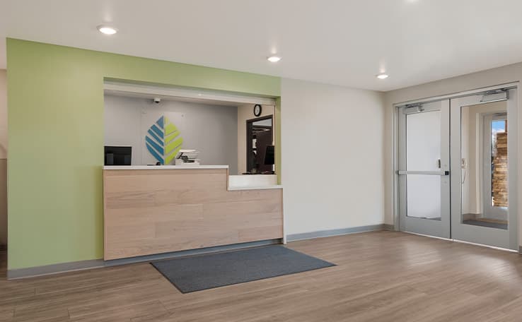 WoodSpring Suites Phoenix-Deer Valley photo 2 of 18