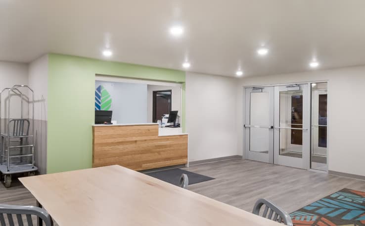 WoodSpring Suites Mesa Chandler photo 2 of 19