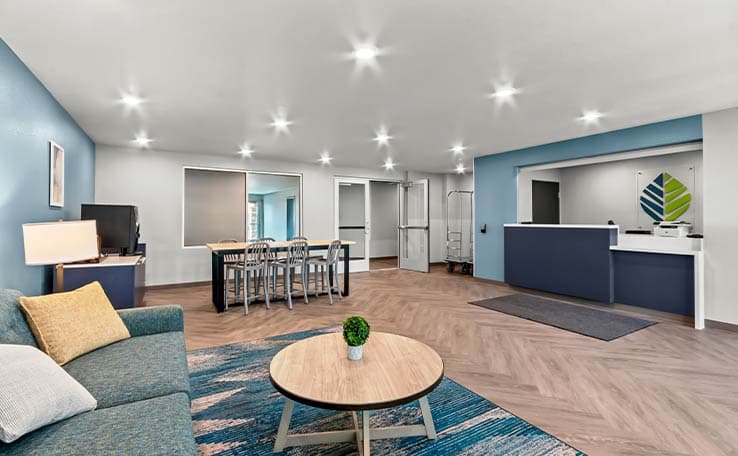 WoodSpring Suites Gilbert - Mesa Gateway Airport photo 3 of 25