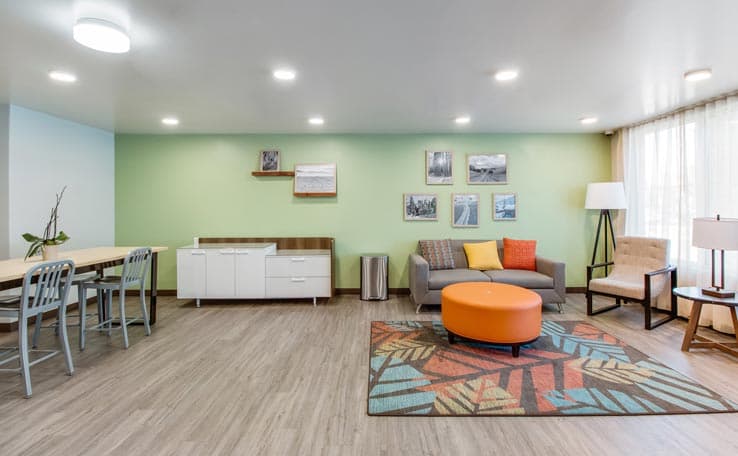 WoodSpring Suites Bakersfield Airport photo 3 of 19