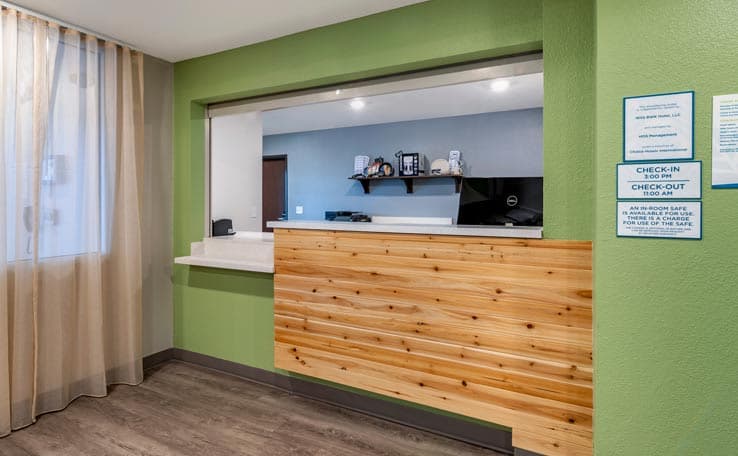 WoodSpring Suites Brunswick photo 2 of 17