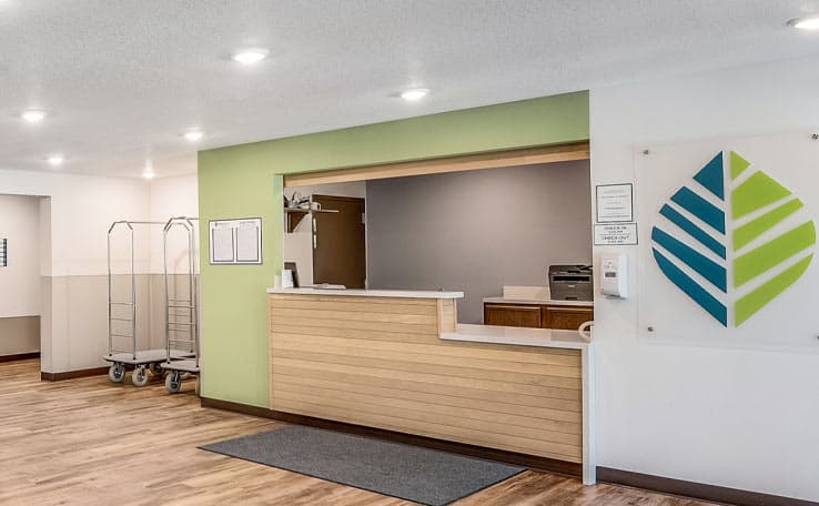 WoodSpring Suites West Des Moines photo 2 of 19