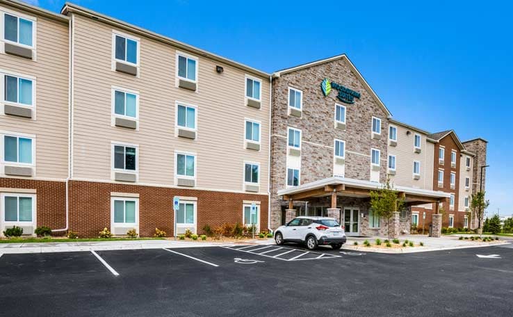 WoodSpring Suites Elgin - Chicago photo 1 of 21