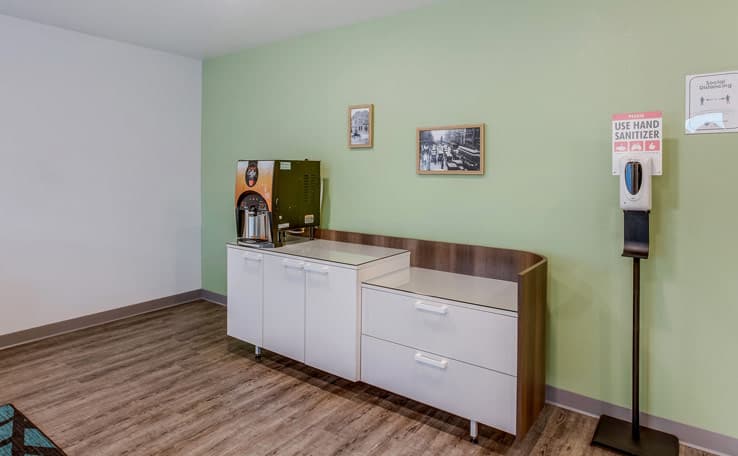WoodSpring Suites Novi Farmington photo 4 of 20