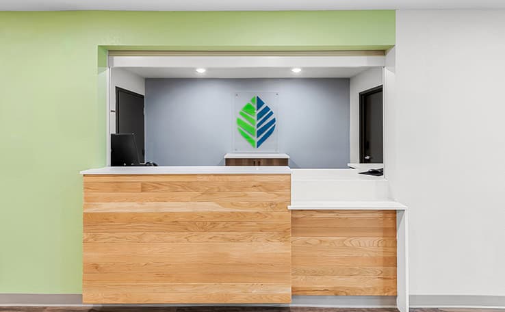 WoodSpring Suites Kansas City Airport photo 2 of 21