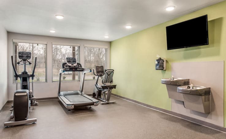 WoodSpring Suites Charlotte - University Research Park photo 4 of 21