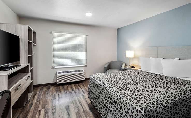 WoodSpring Suites Sumter near Shaw AFB photo 9 of 21
