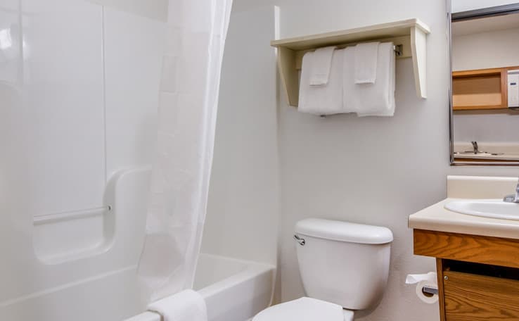 WoodSpring Suites Houston Baytown photo 8 of 13