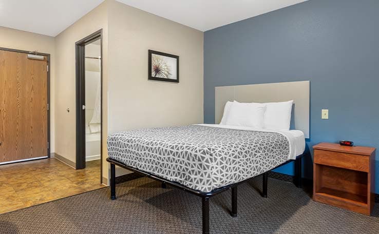 WoodSpring Suites Raleigh Garner photo 6 of 17