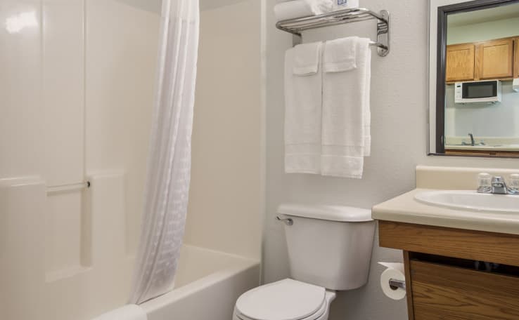 WoodSpring Suites Houston La Porte photo 8 of 15