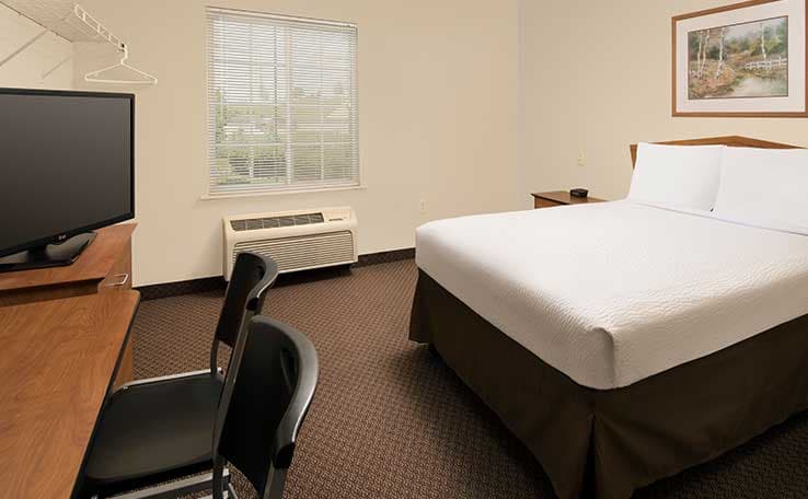 WoodSpring Suites Kansas City Lenexa photo 6 of 14