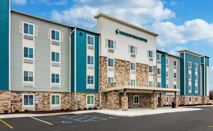 WoodSpring Suites Toledo Maumee photo 1 of 18