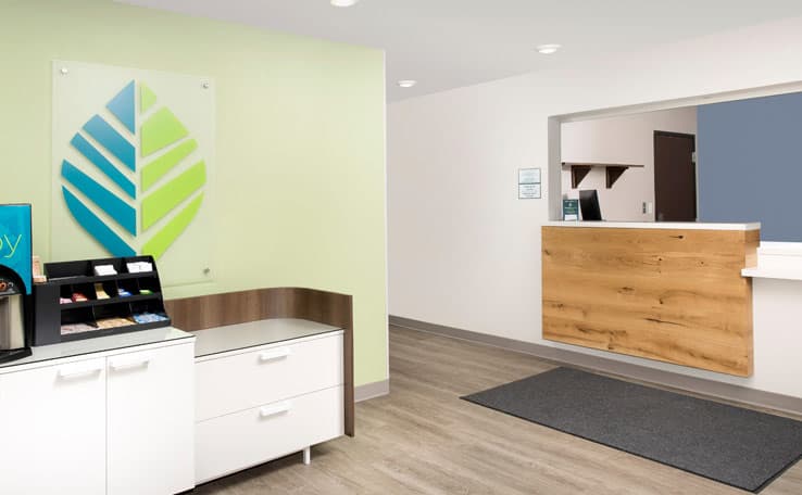 WoodSpring Suites Chicago Tinley Park photo 2 of 19