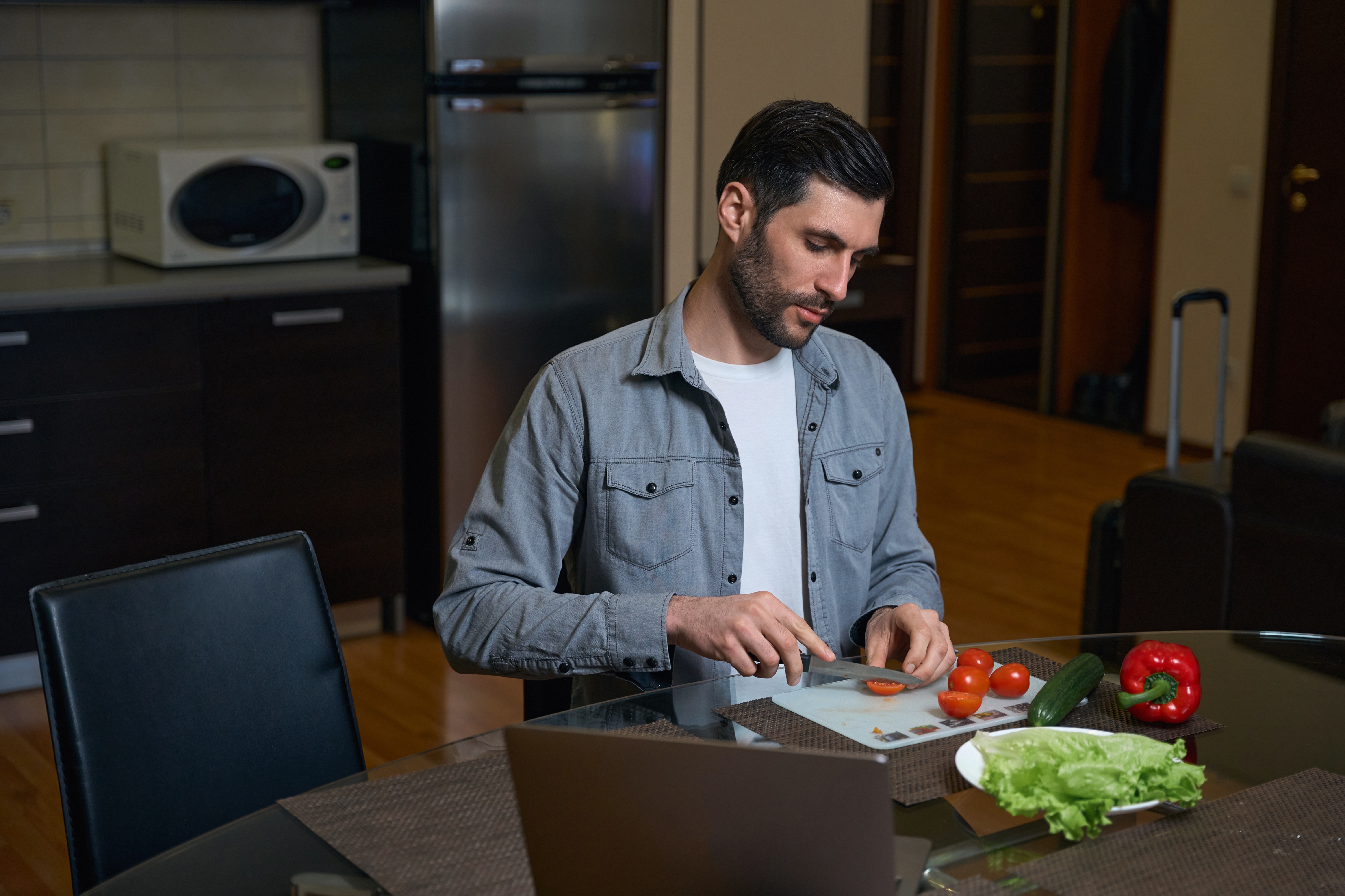Cooking in a Hotel Room: Quick and Easy Dinners That Impress