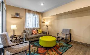 Extended Stay Hotel In Miramar FL WoodSpring Suites Miramar   WOODSPRING SUITES MIRAMAR EXTENDED STAY HOTEL LOBBY SITTING AREA 738X456~300 